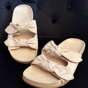 Vionic Elara Leather Ivory Slide Size 8.5
